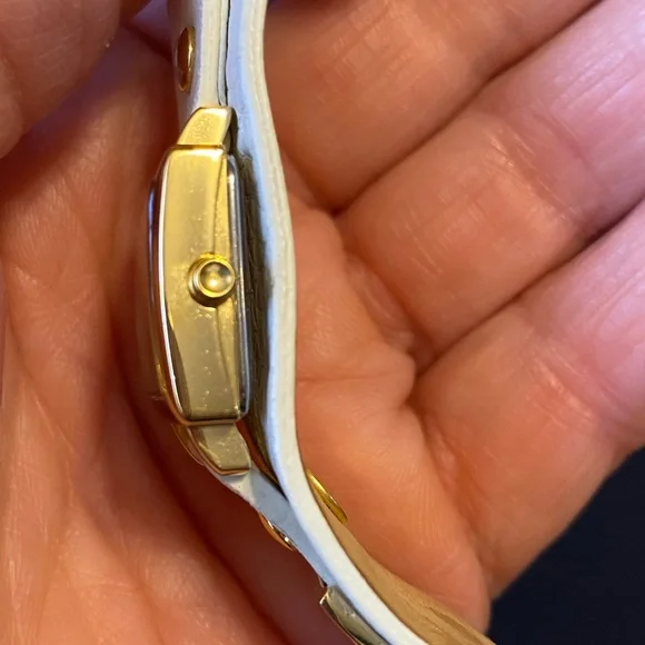 EUC Ladies Fossil Watch - Picture 4 of 8